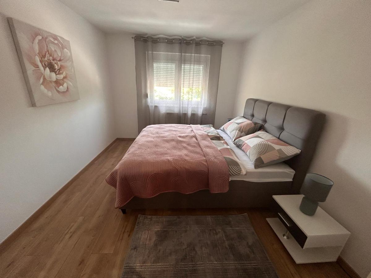 Apartmani Ana&Vesna 카를로바츠 외부 사진