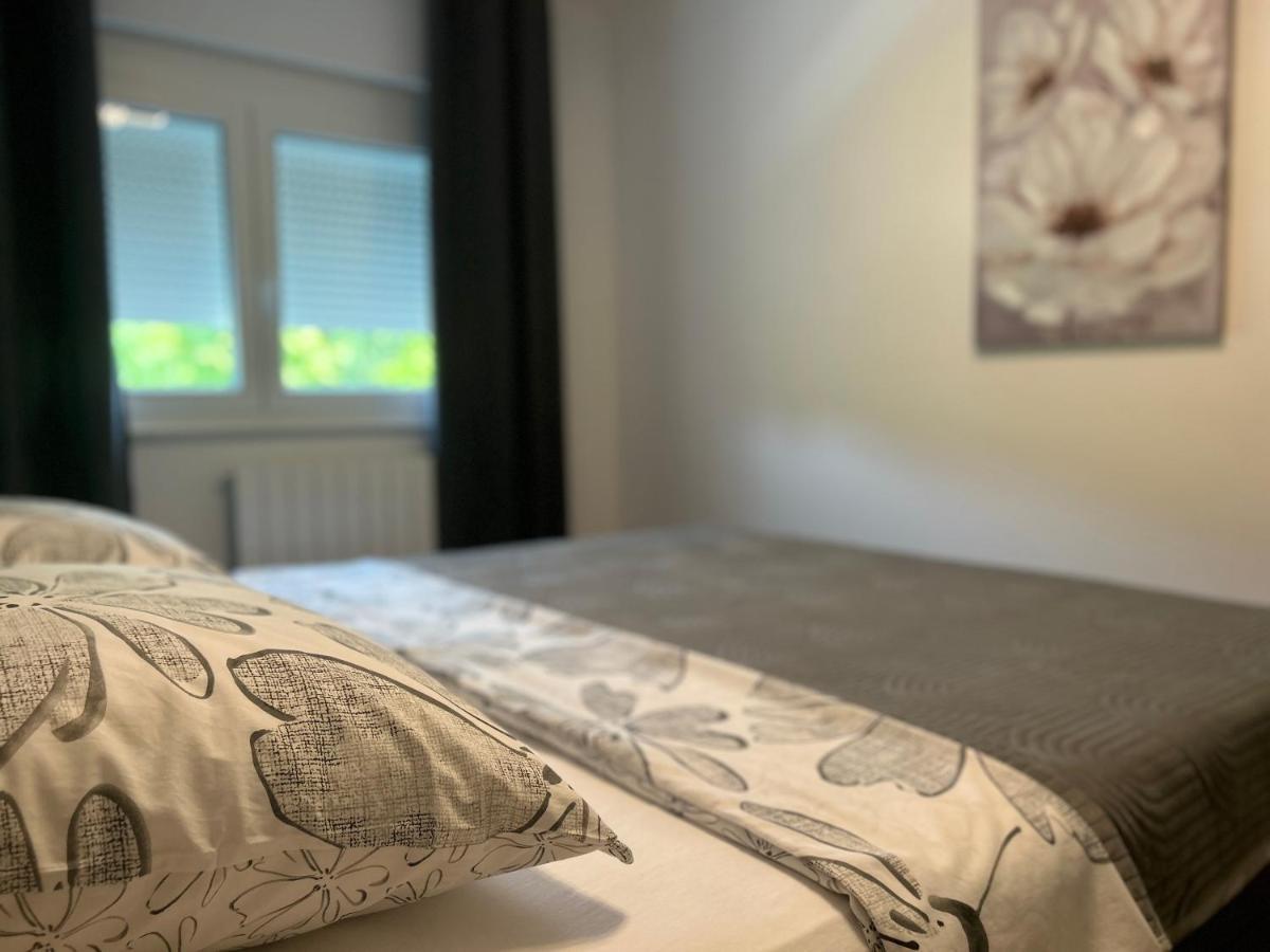 Apartmani Ana&Vesna 카를로바츠 외부 사진