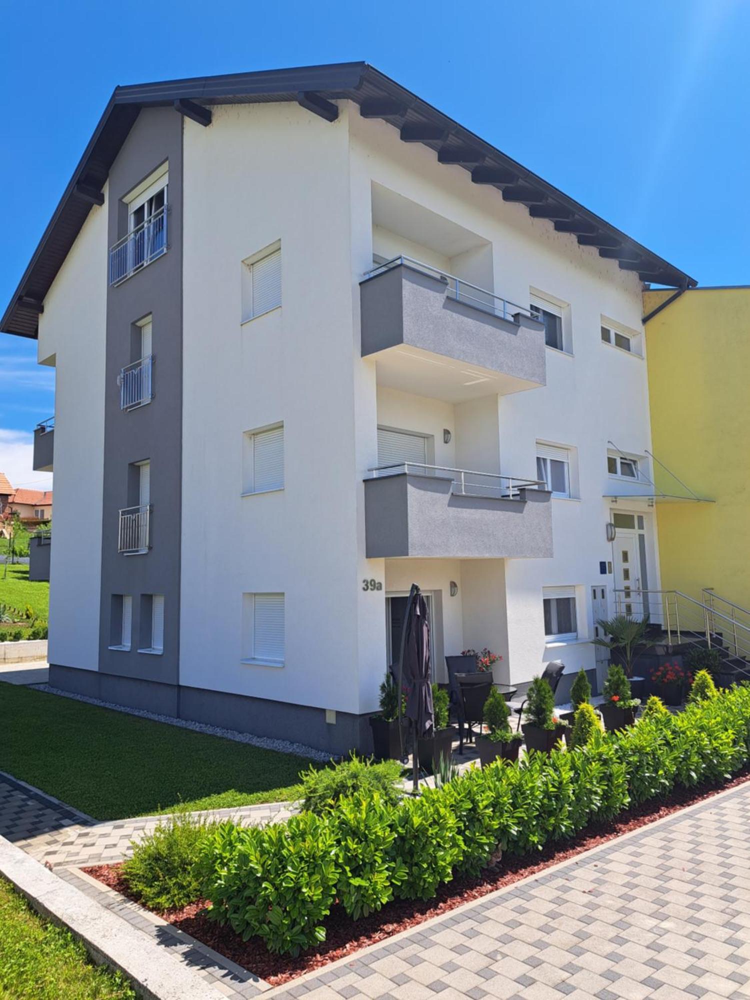 Apartmani Ana&Vesna 카를로바츠 외부 사진